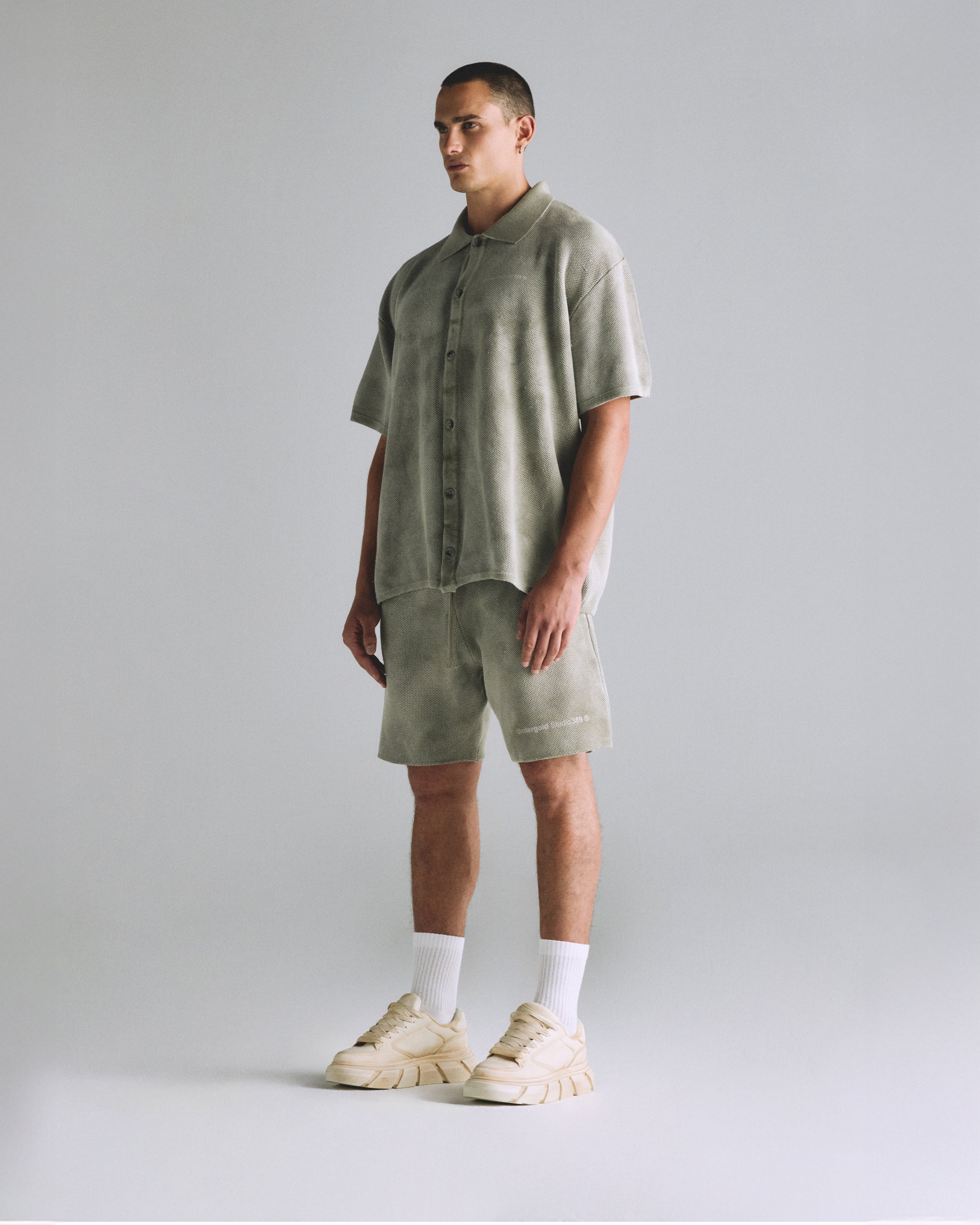 Basics Undergold Studio Knitted Short Aged Green