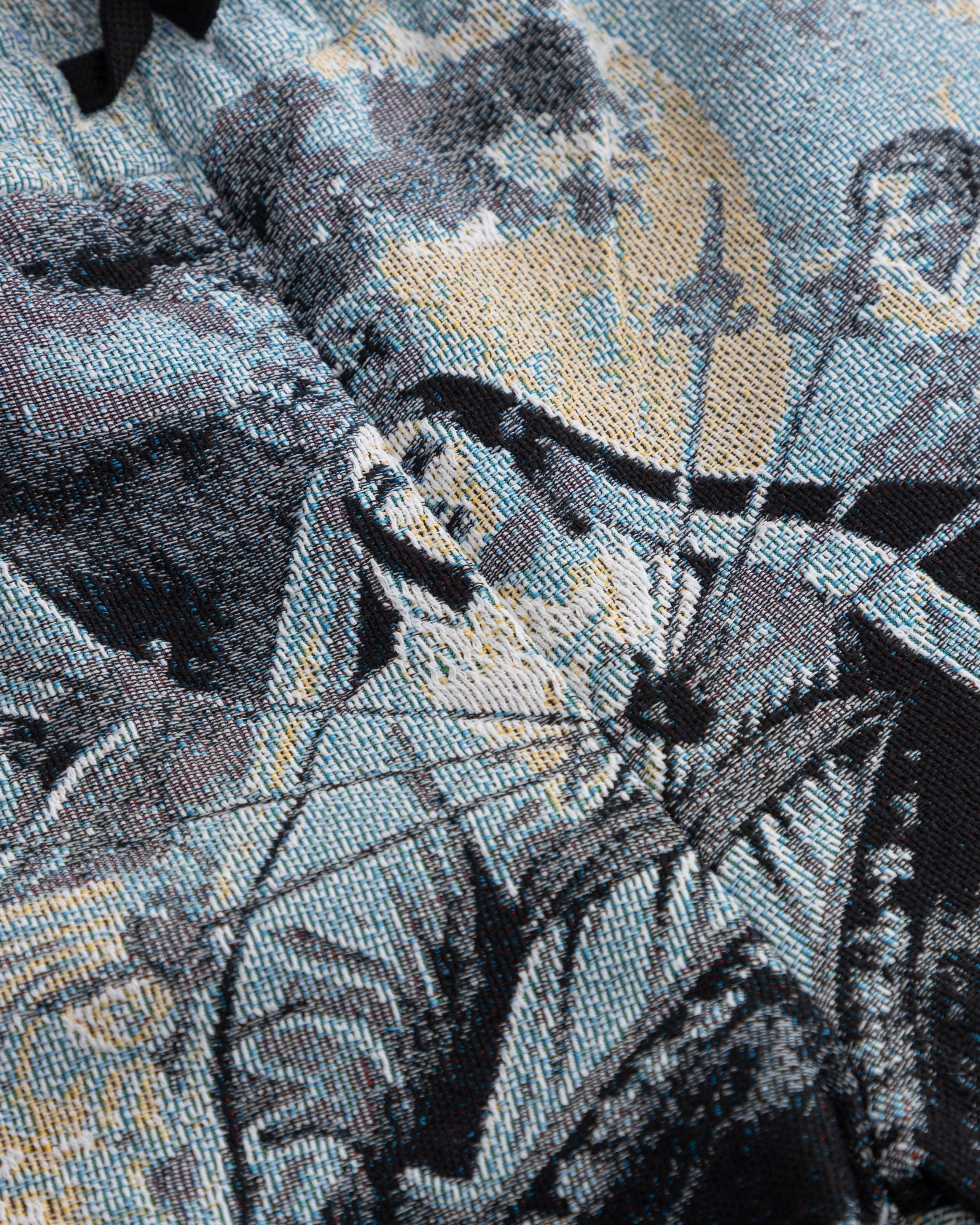 Santa Unión Short Sky Pattern