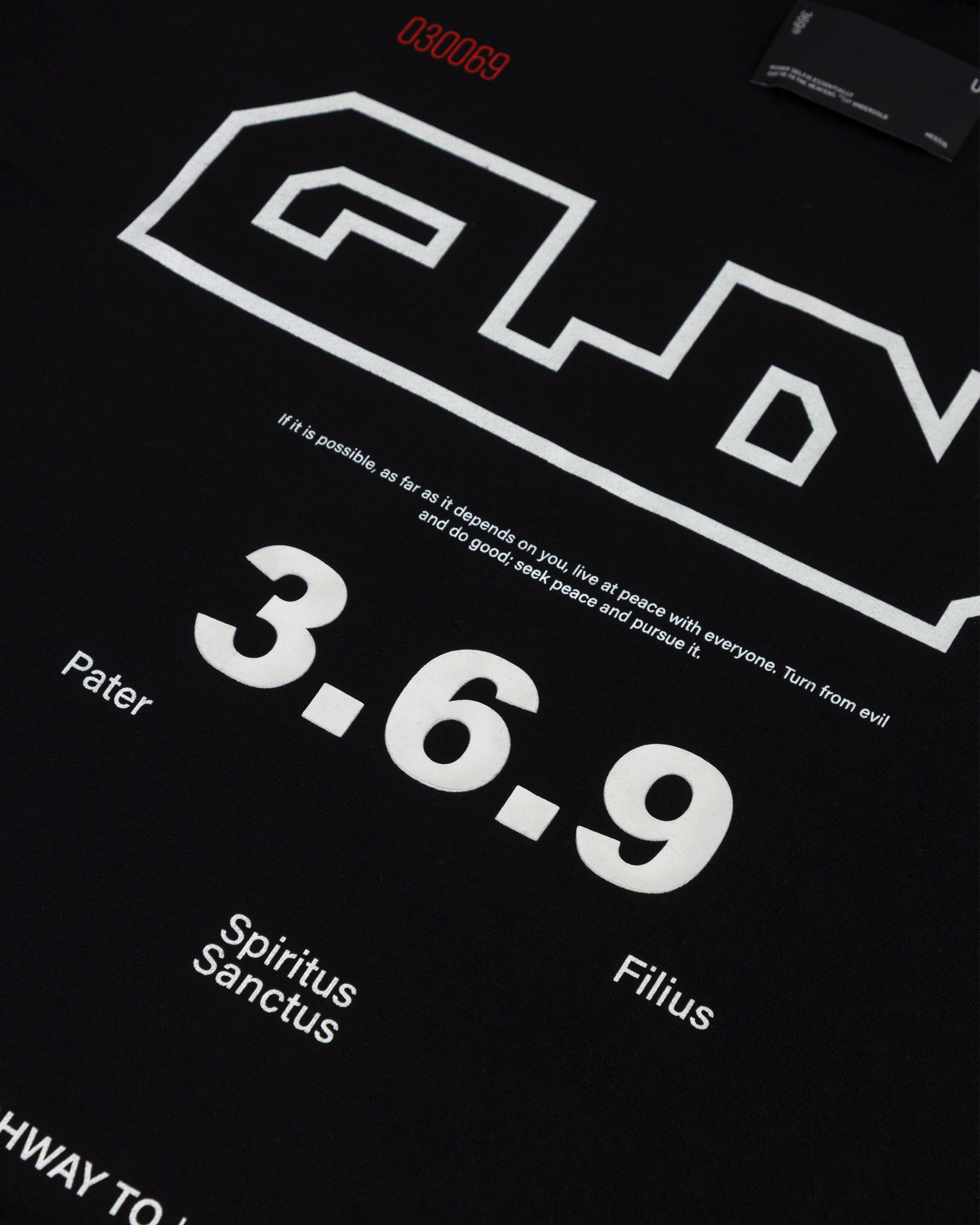Spring GLDN Tshirt Black