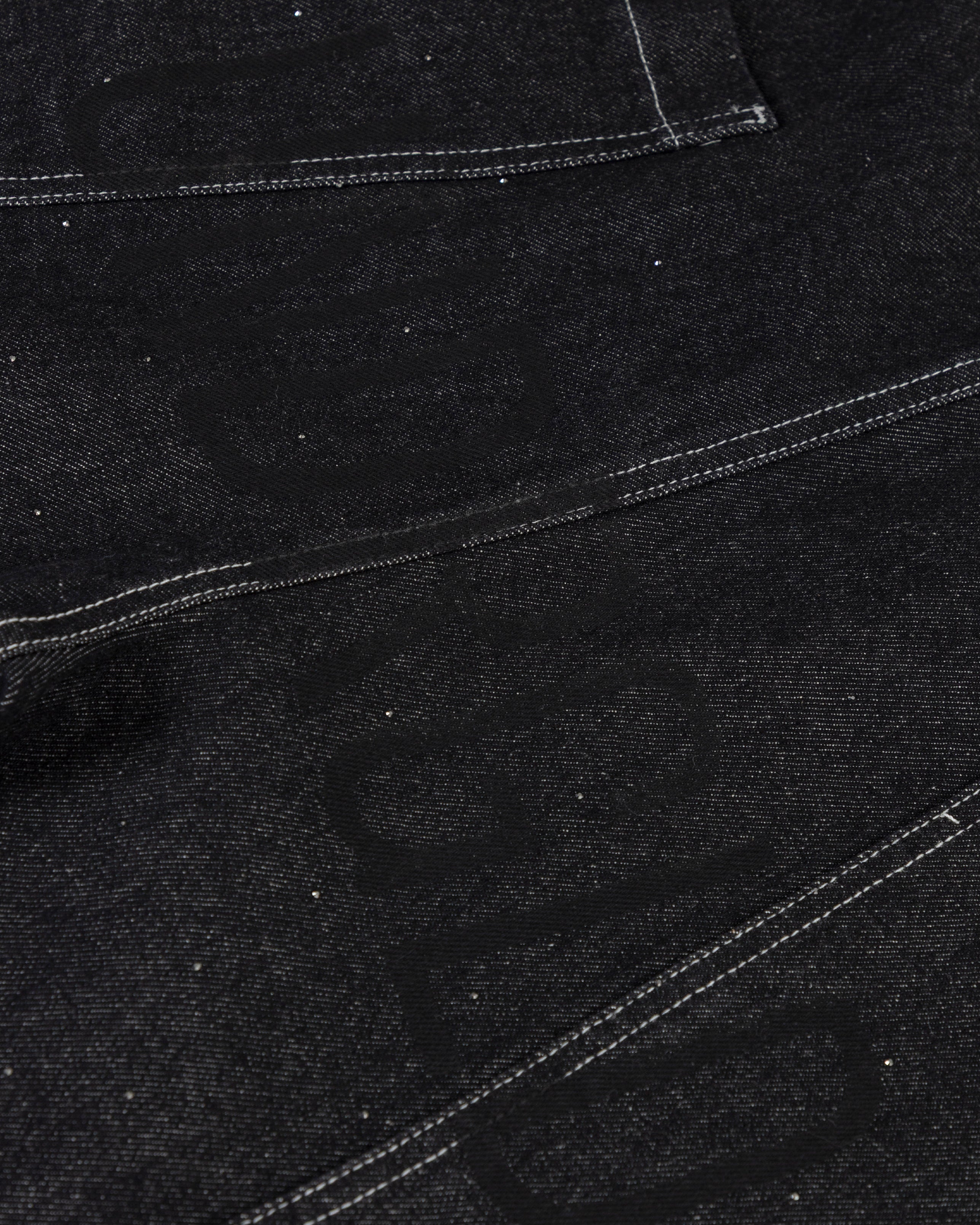 Basics UNDRGLD Jorts Black