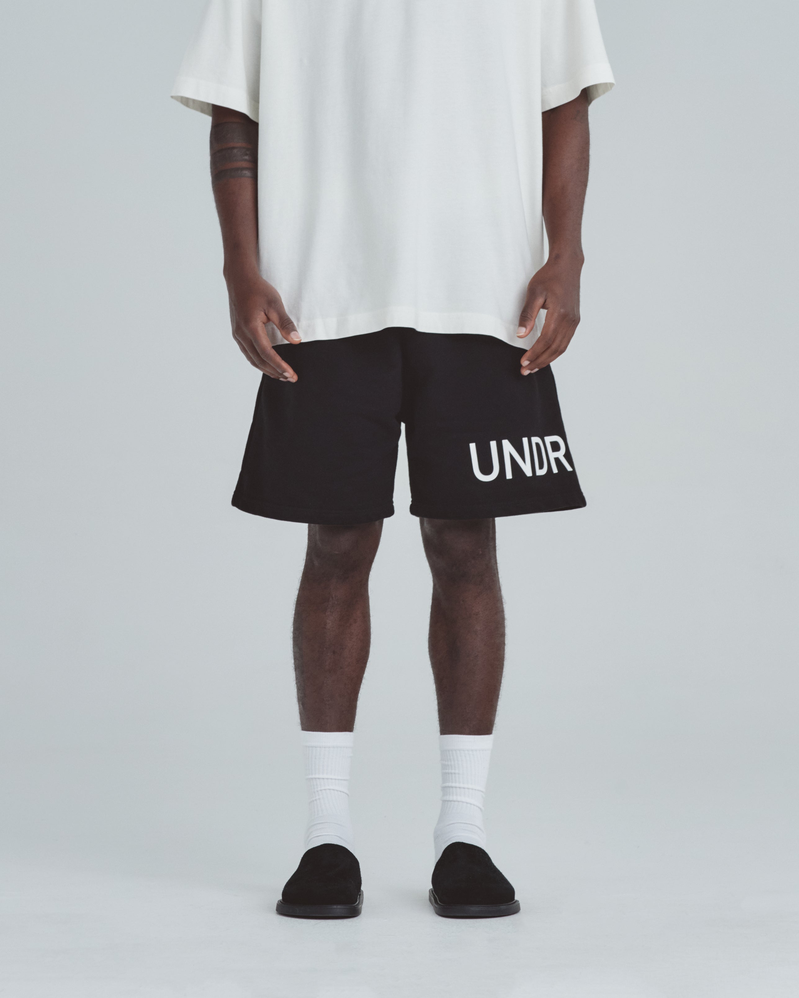 Line Basic Biased Shorts Black