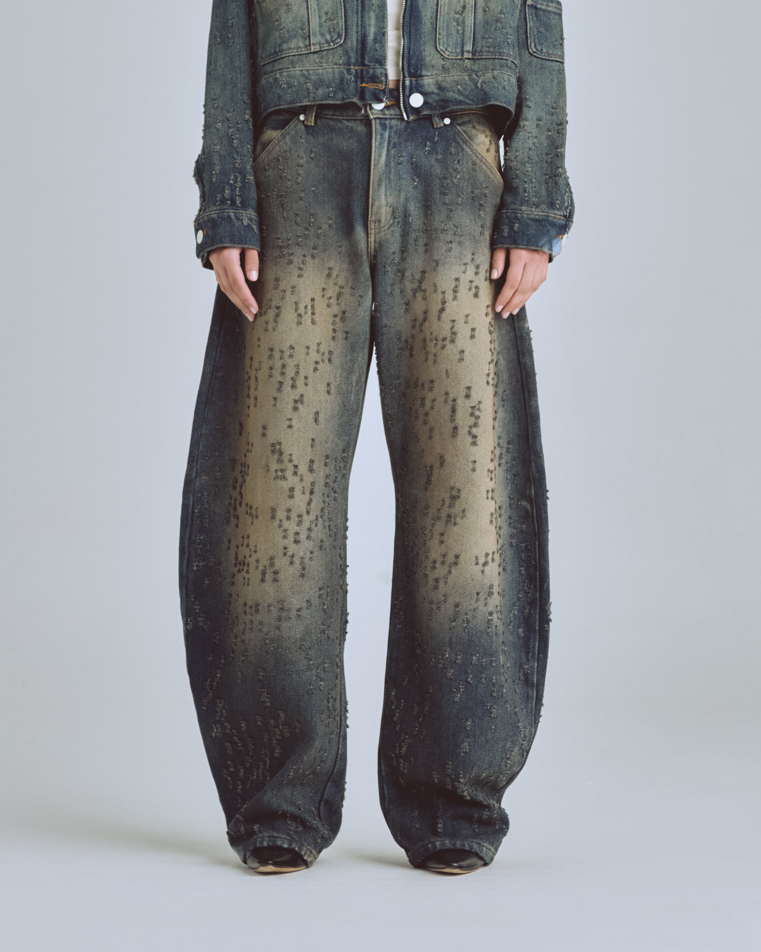 W Agnus Dei U Ripped Barrel Jean Dirty Blue