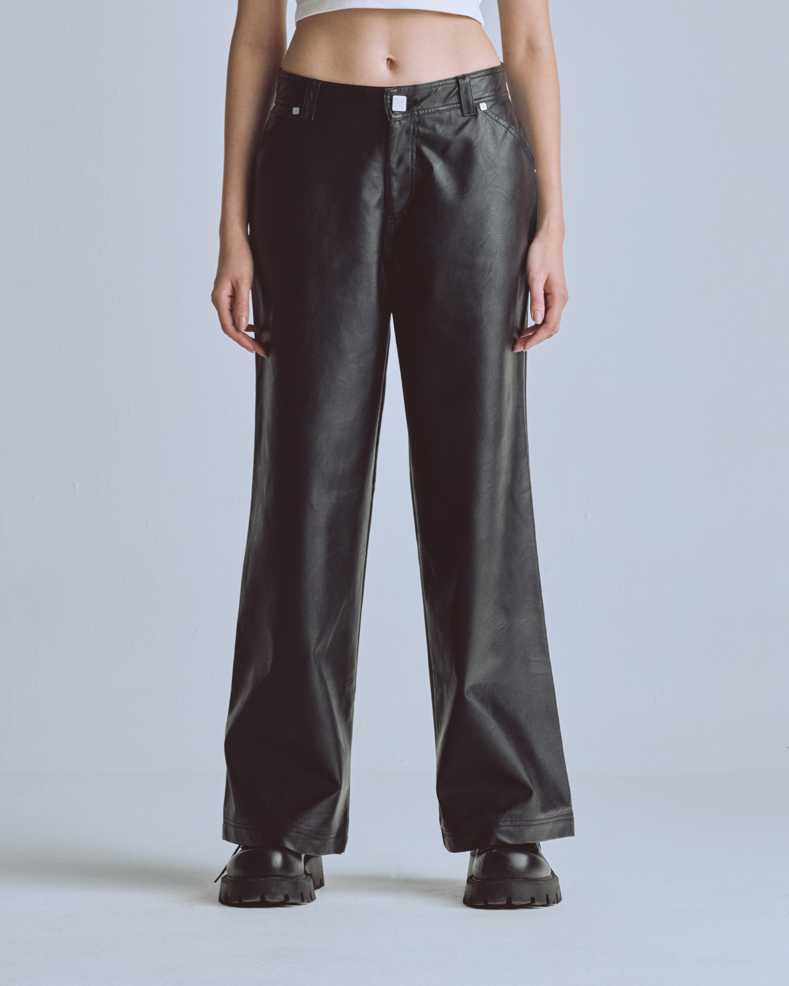 W Capsule Basic Pleather Wide Jeans Black