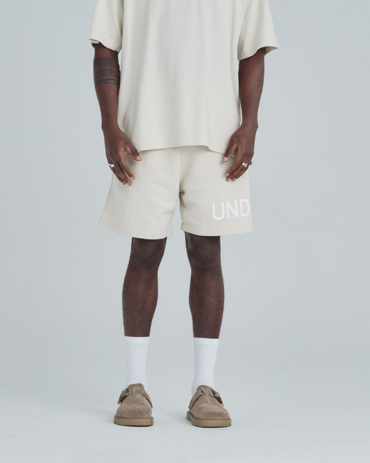 Line Basic Biased Shorts Cream