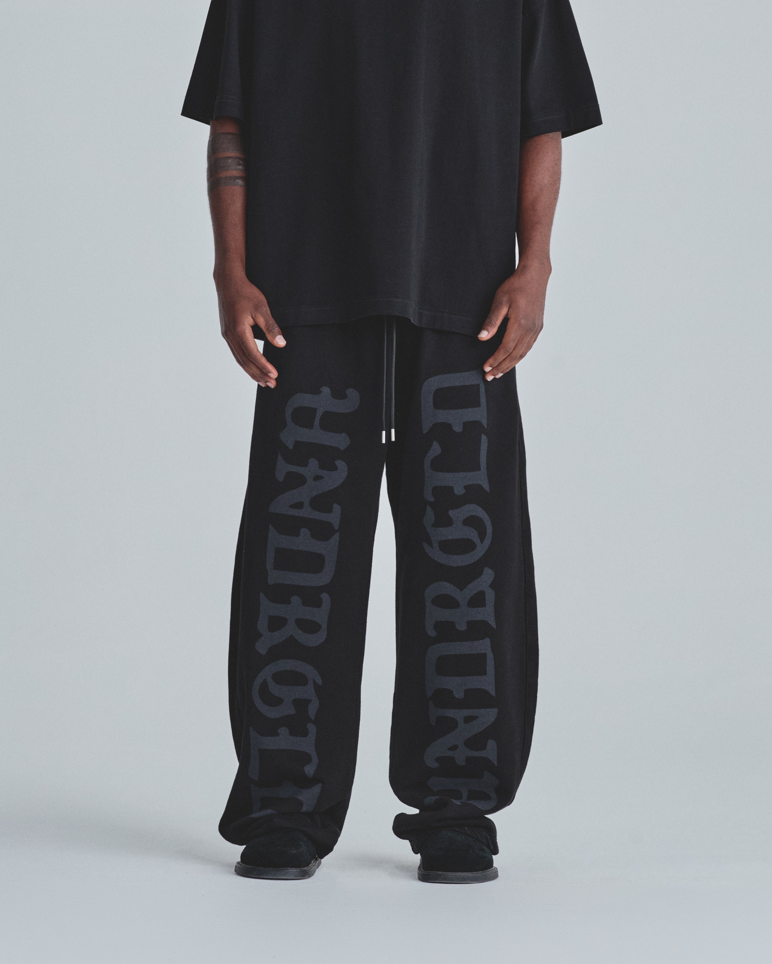 Line Gothic Straightpants Black