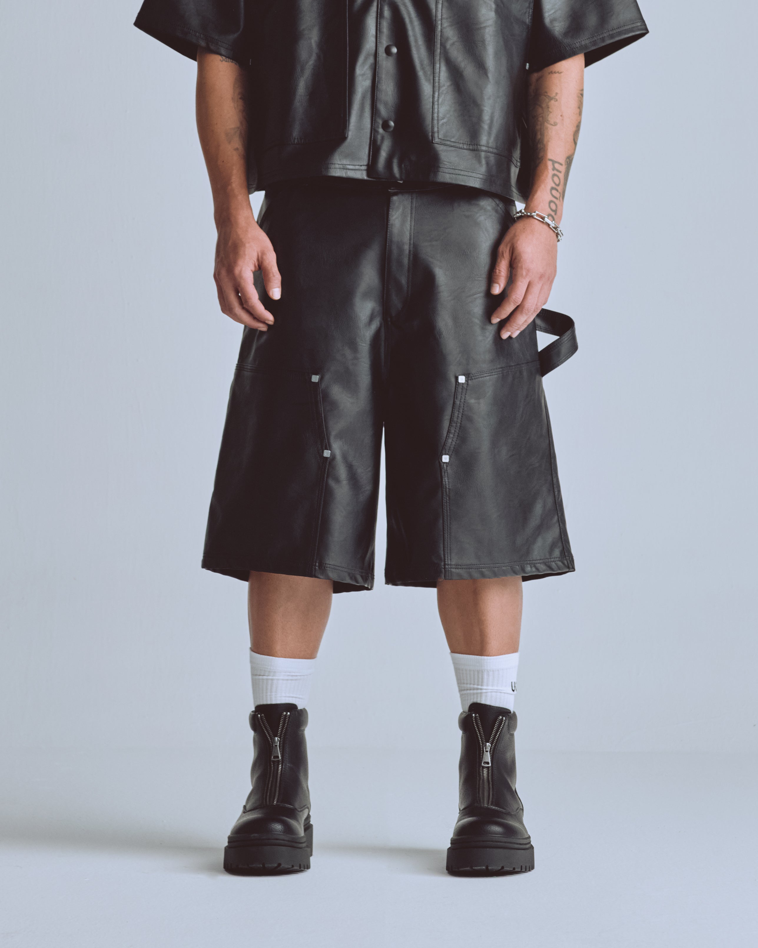 Capsule Basic Pleather Shorts Black