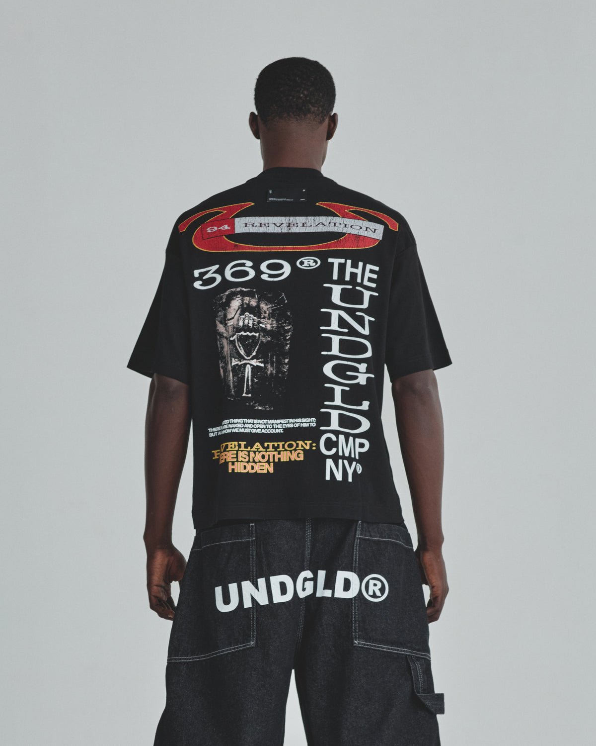 Revelation Iluminare Boxy Fit Tshirt Black