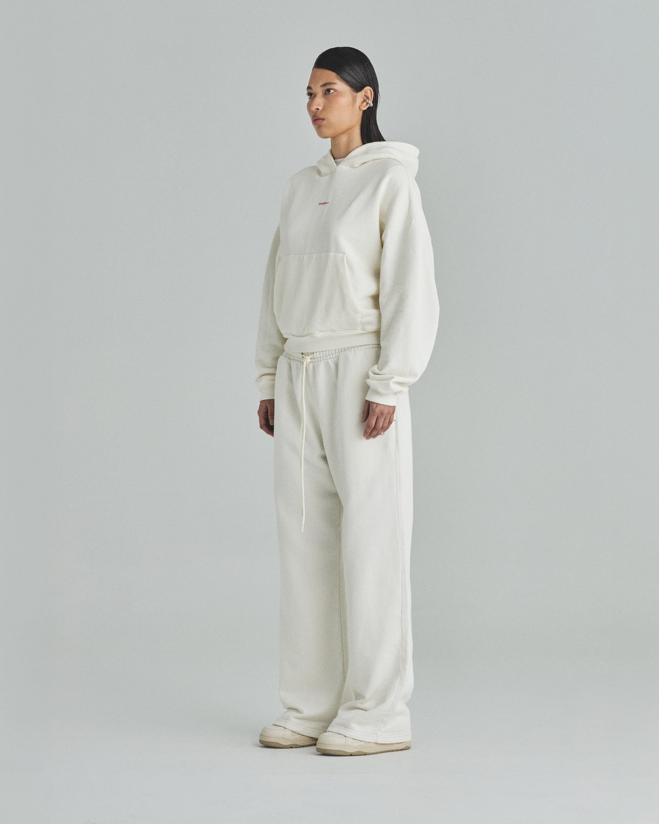 Basics Undergold Straight Pants White