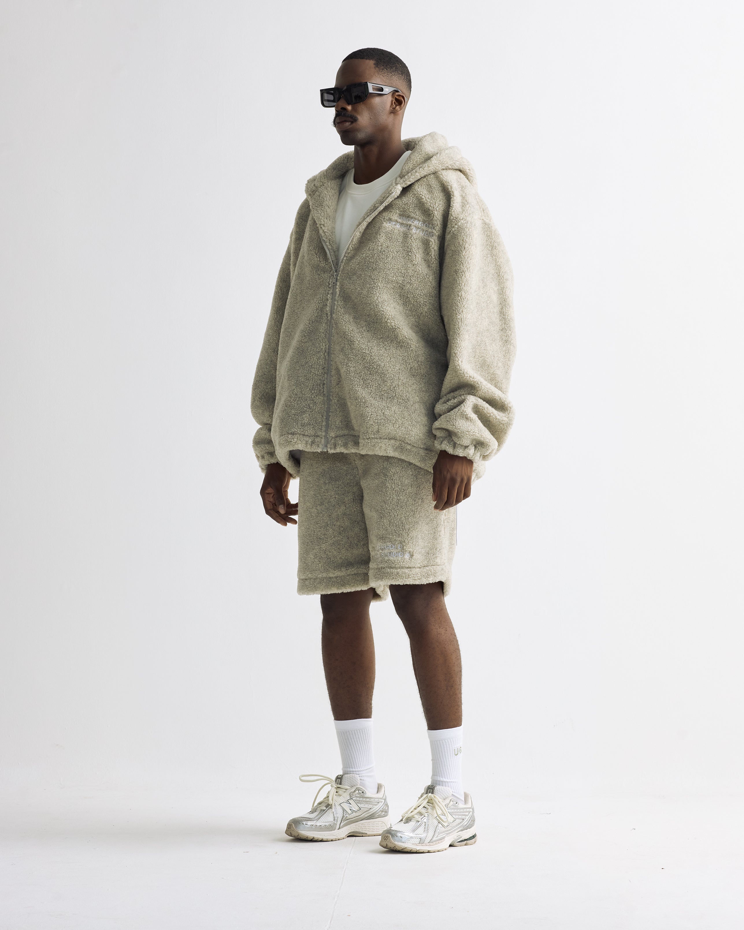 Basics Undergold Design Studio Fleece Short Gray