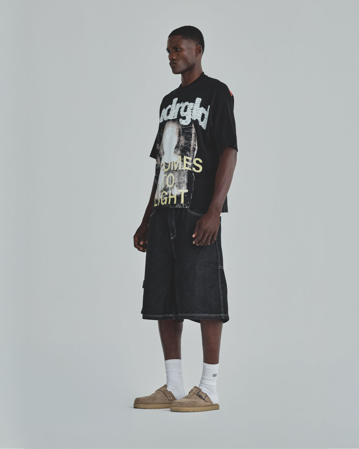 Revelation Iluminare Boxy Fit Tshirt Black