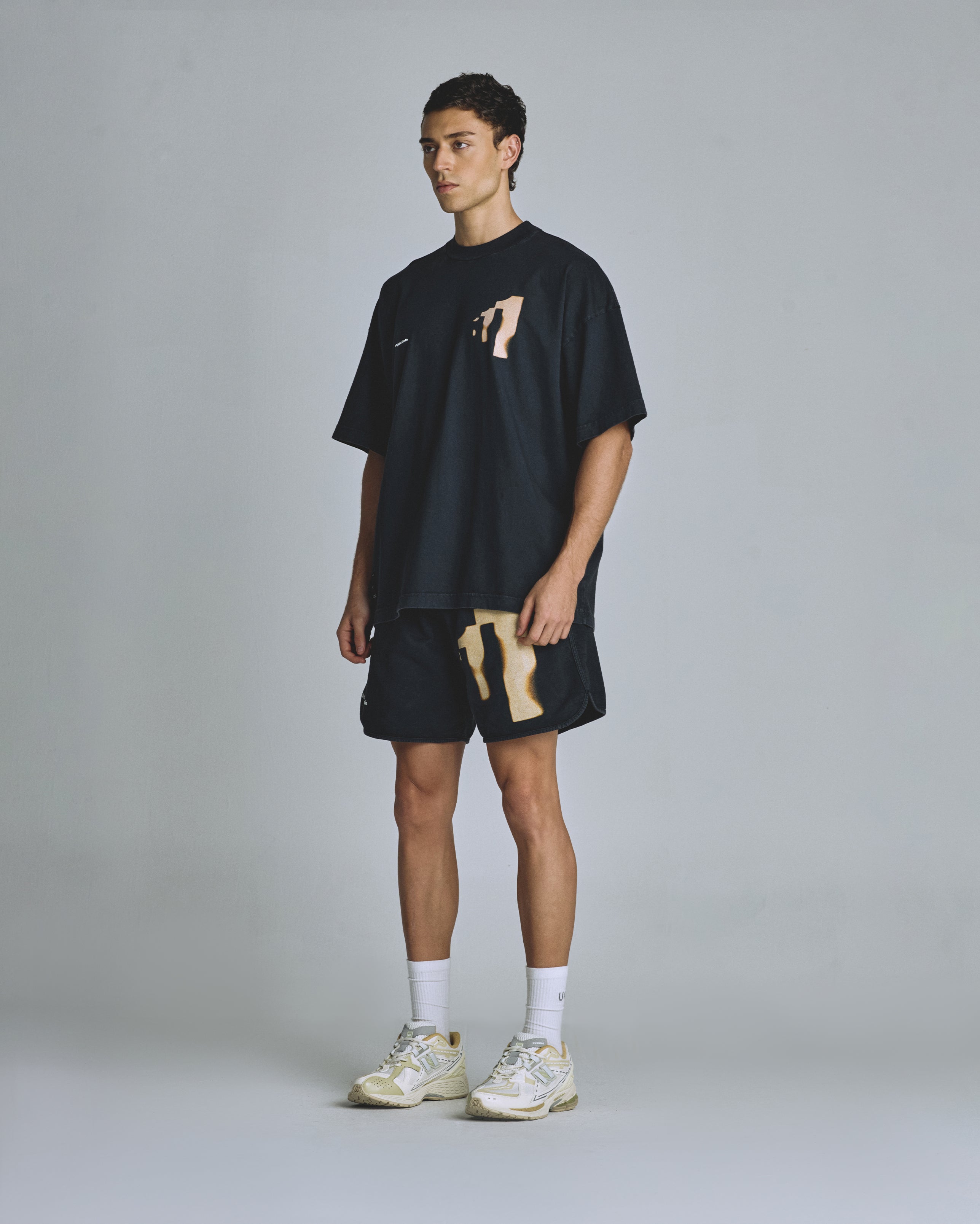 The One 111 Burnt Biased Shorts Vintage Black