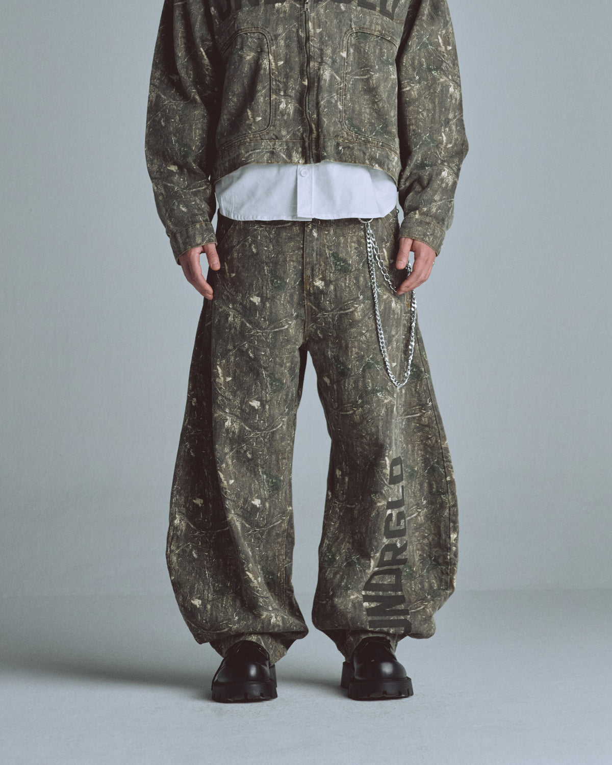 Echoes UNDRGLD Barrel Jeans Forest Pattern