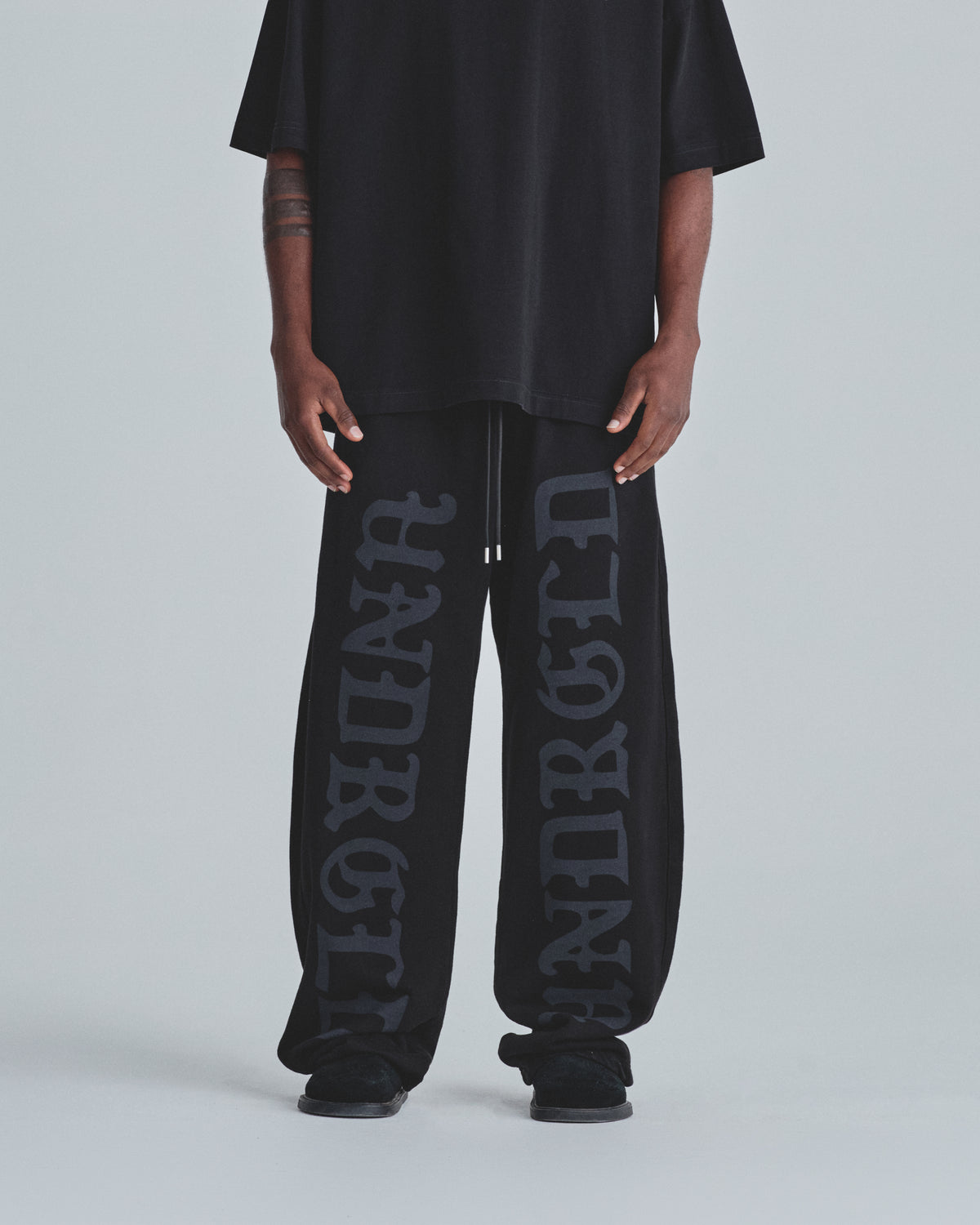 Line Gothic Straightpants Black