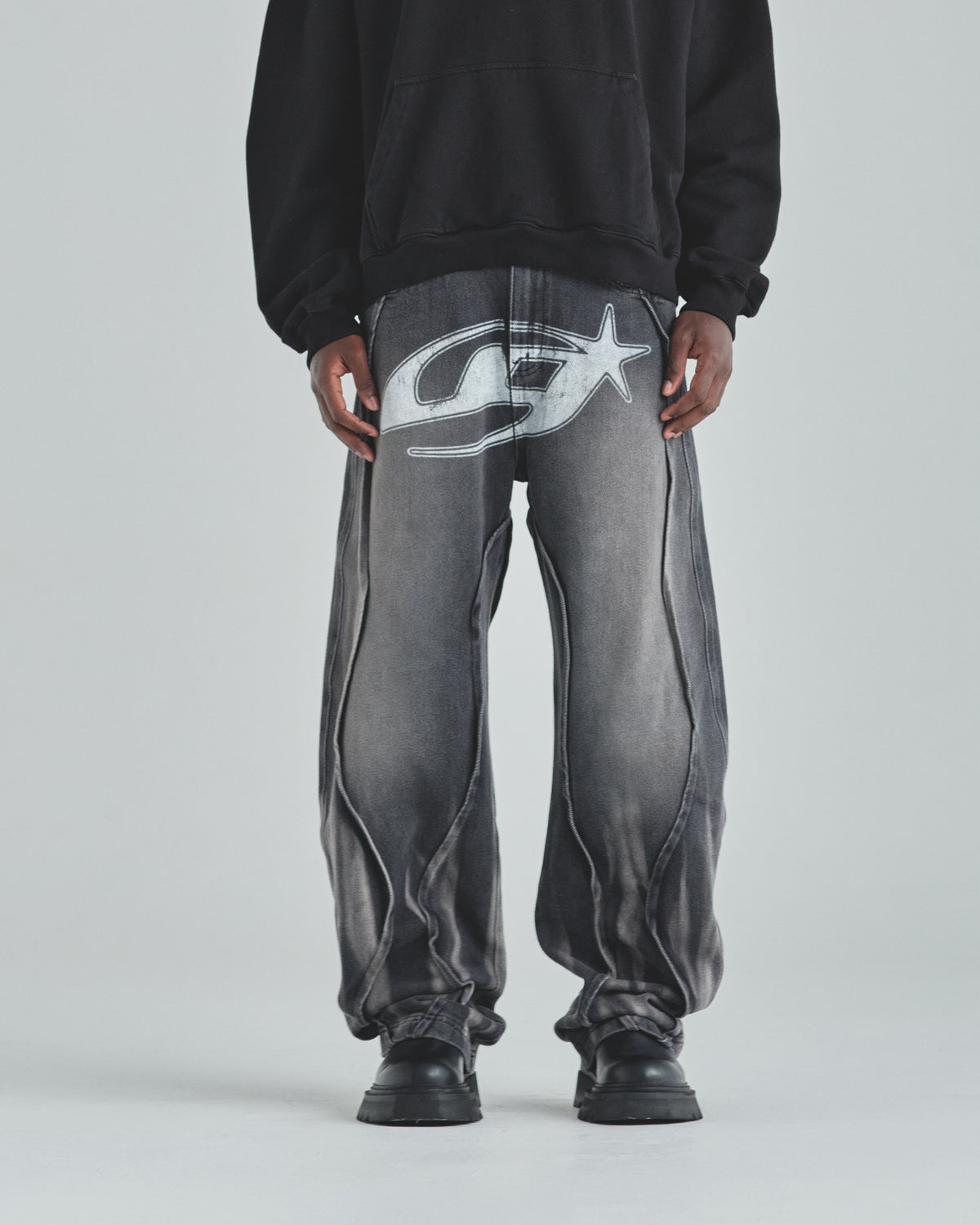 Act 1 UG Star Barrel Vein Jean Washed Black