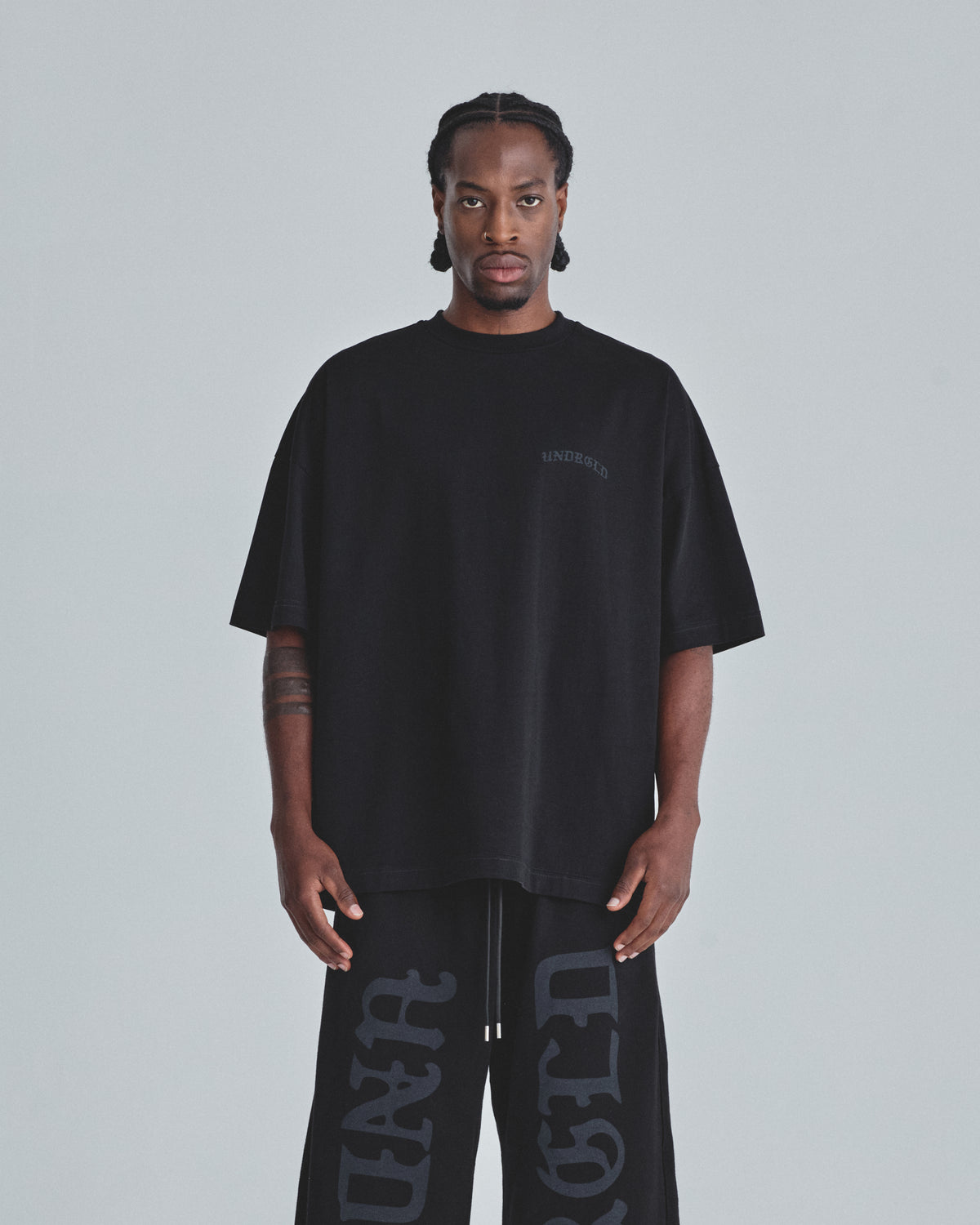 Line Gothic Tshirt Black