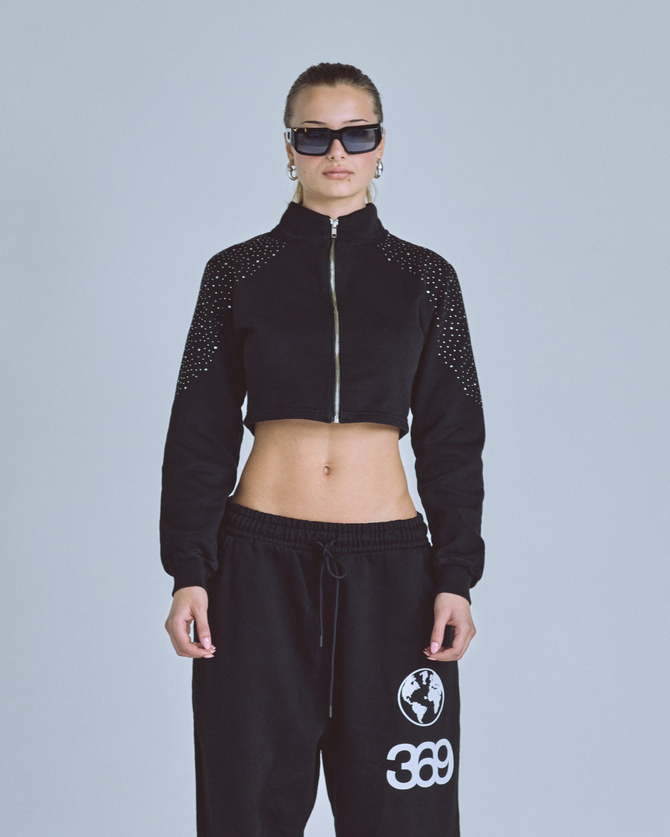 W Golden Heritage Slim Fit Zip Up Pearled Cropped Crewneck Black