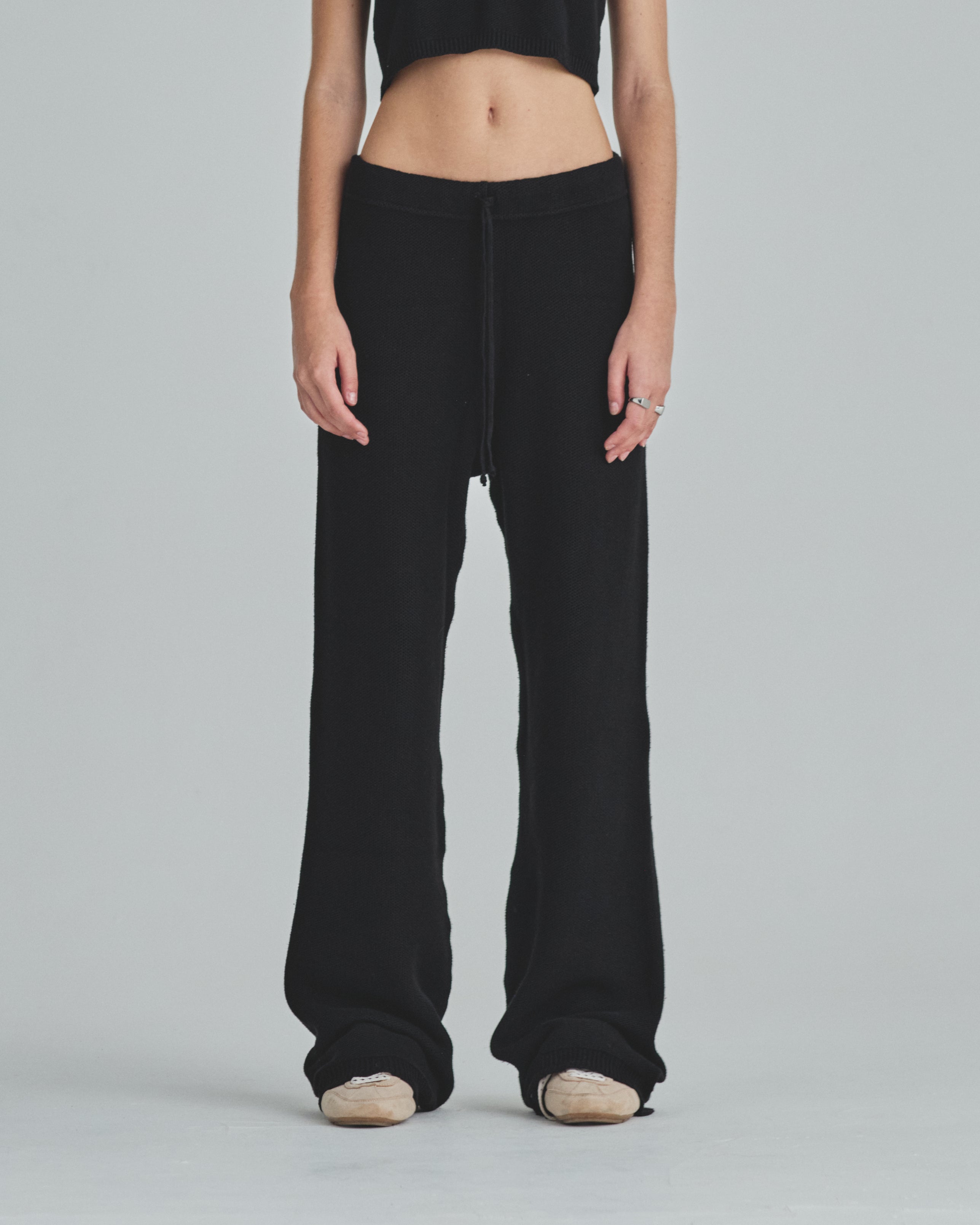 W Holy State Undergold Studio Knit Straightpants Black