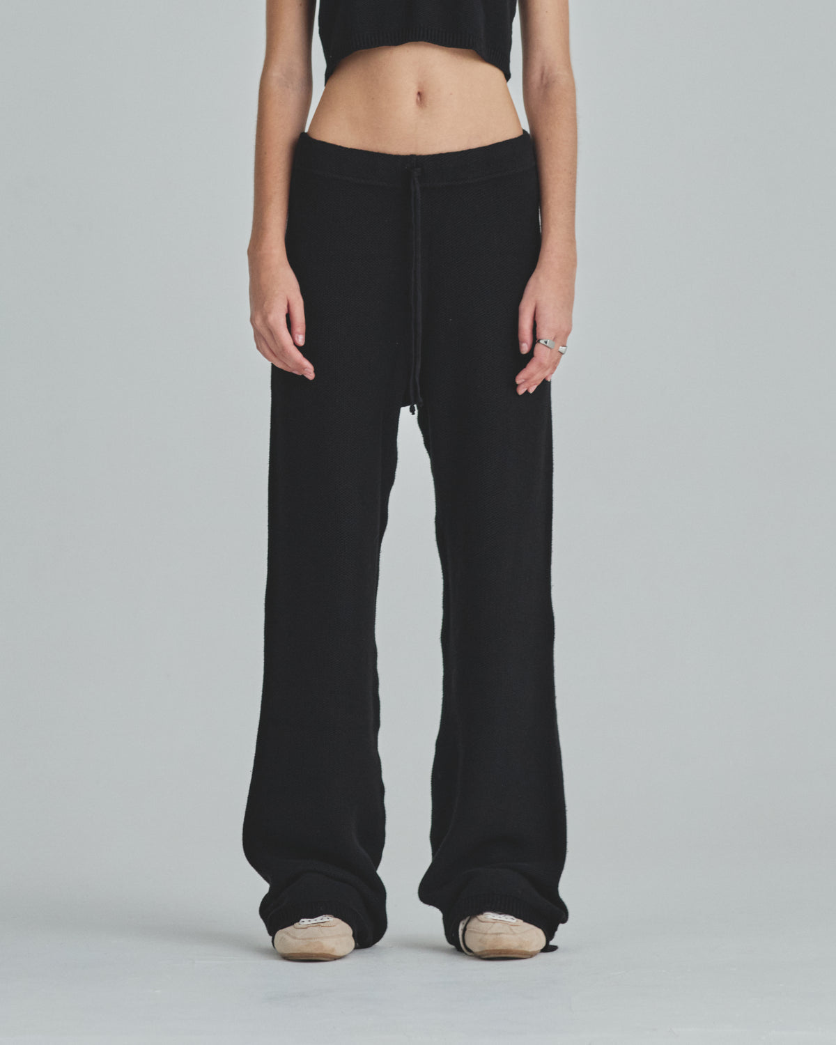 W Holy State Undergold Studio Knit Straightpants Black
