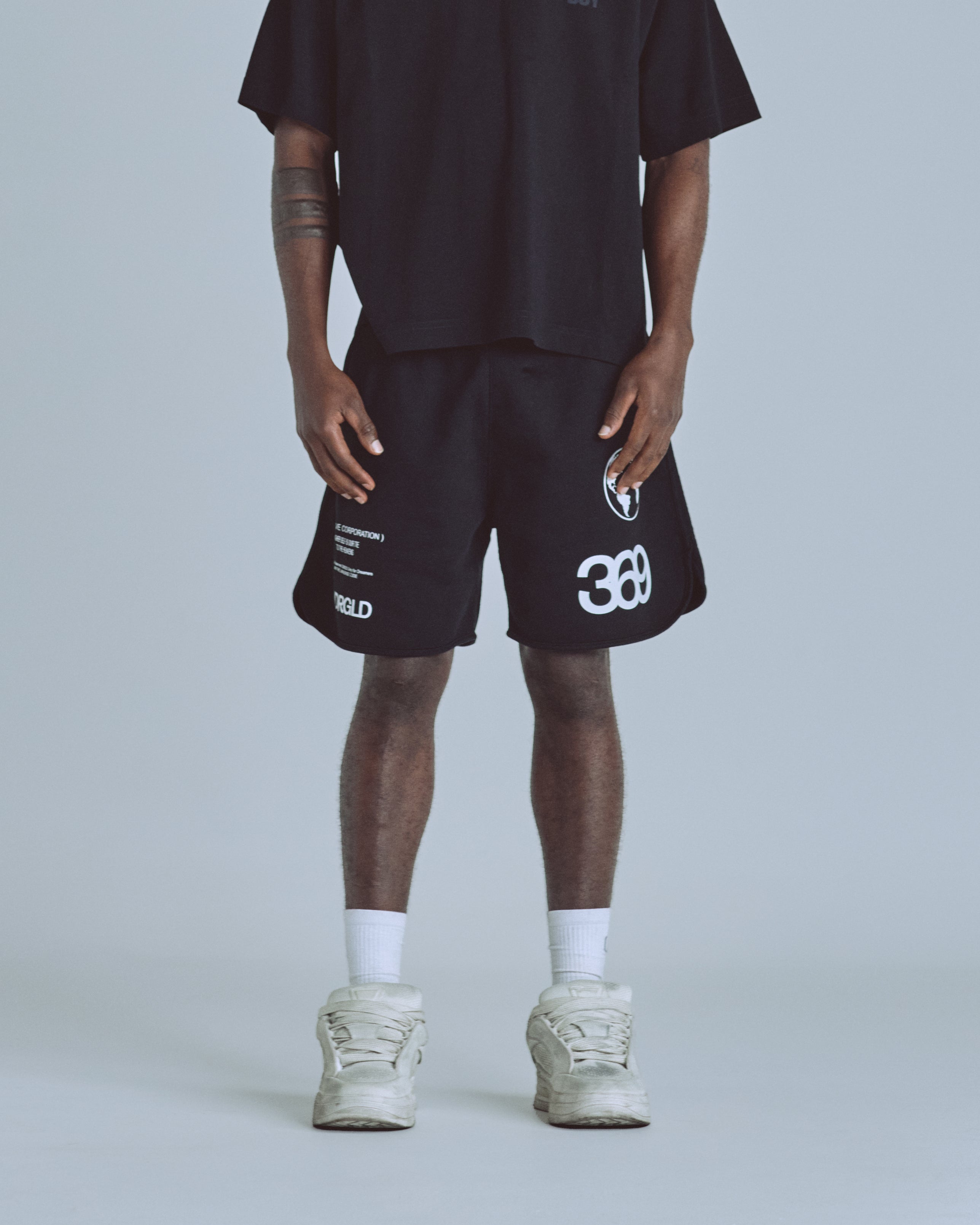 Golden Heritage Basic Biased Short Black