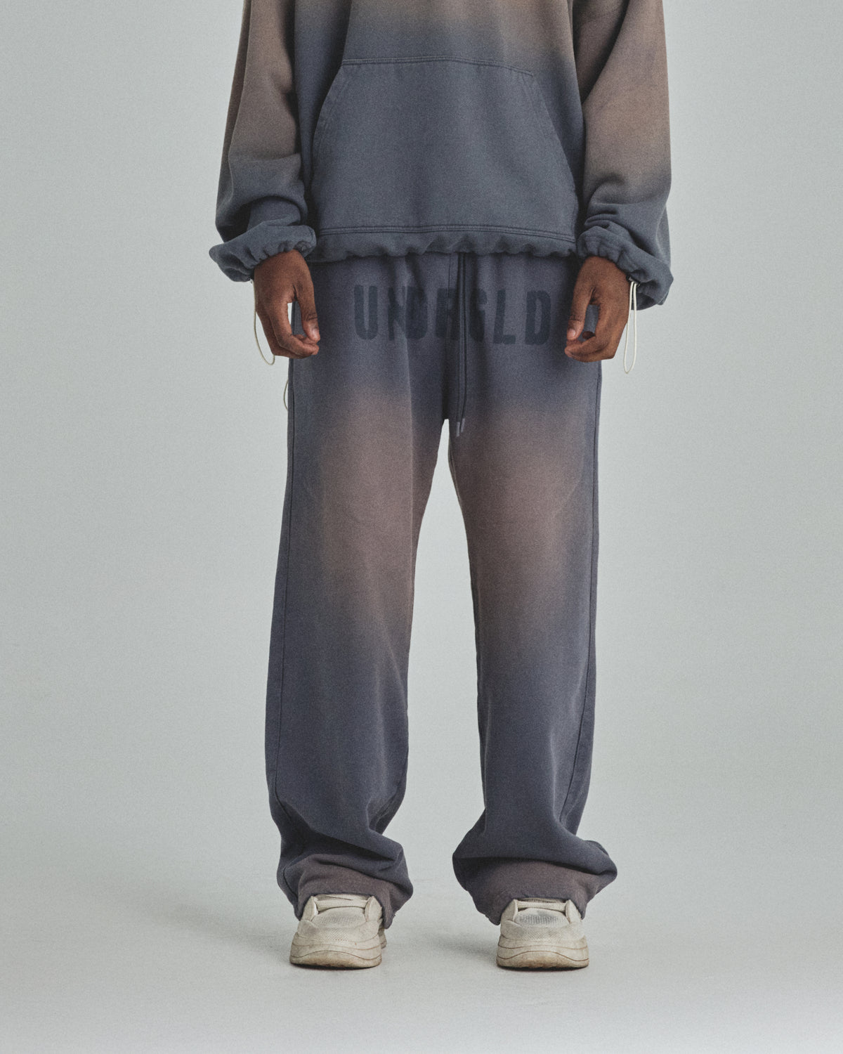 Spring Worn Logo Straight Pants Sandblast Gray