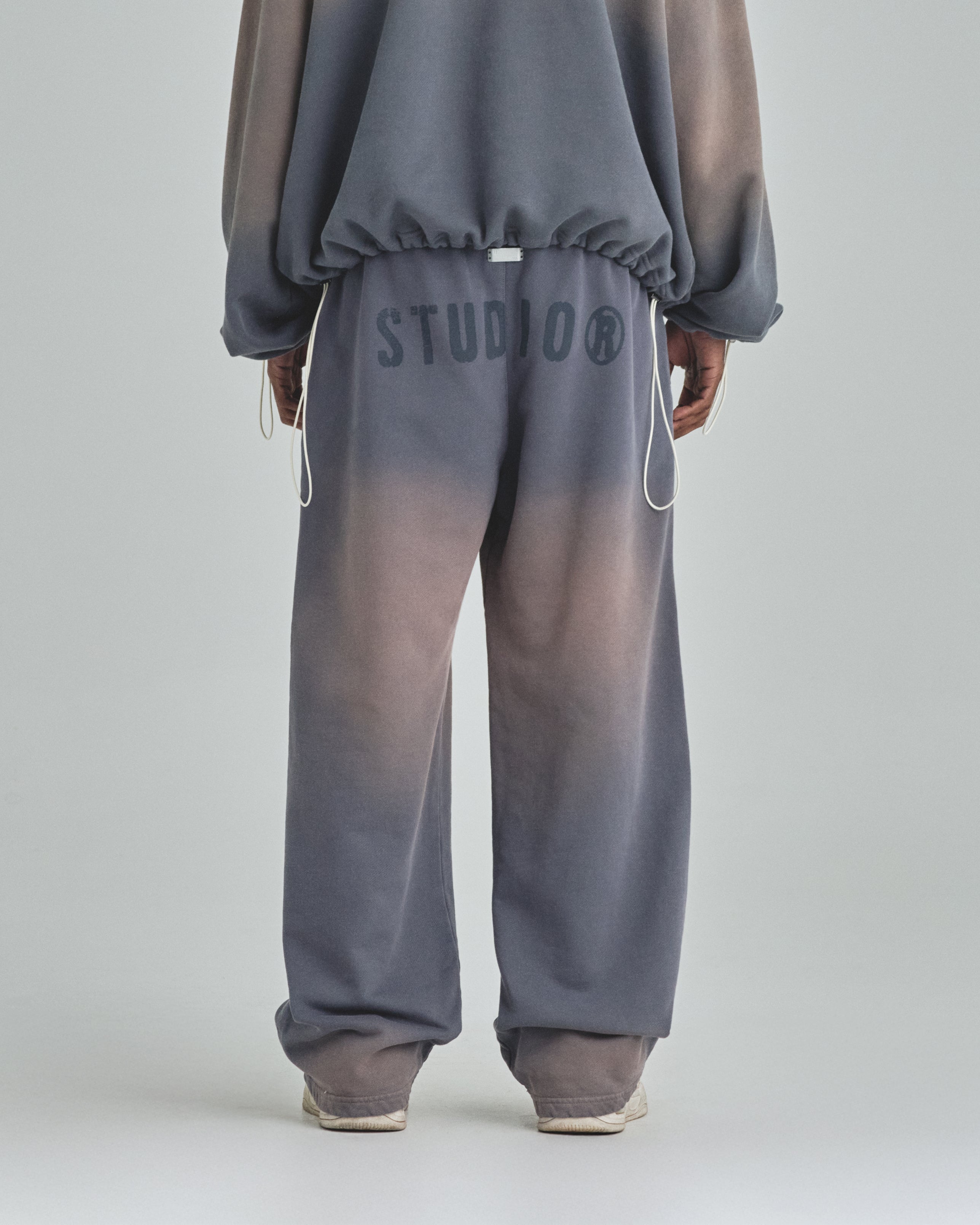 Spring Worn Logo Straight Pants Sandblast Gray