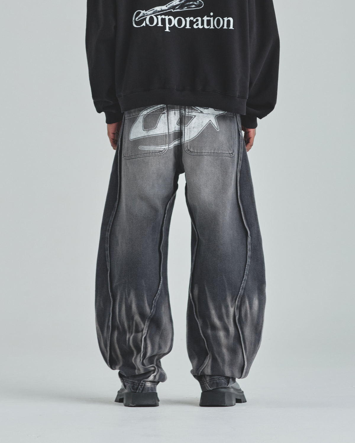 Act 1 UG Star Barrel Vein Jean Washed Black