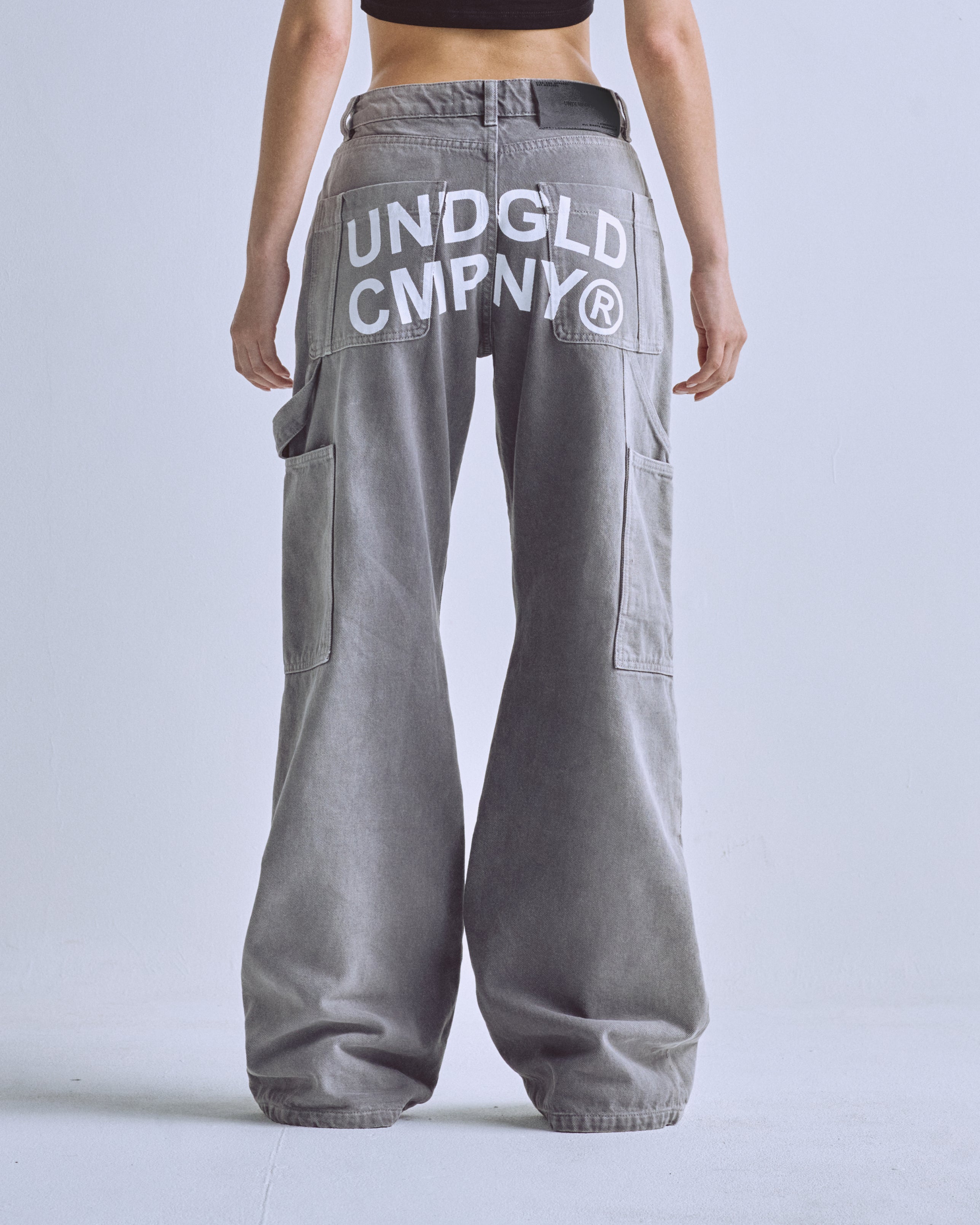 (W) Basics Carpenter Jean Smoked Gray