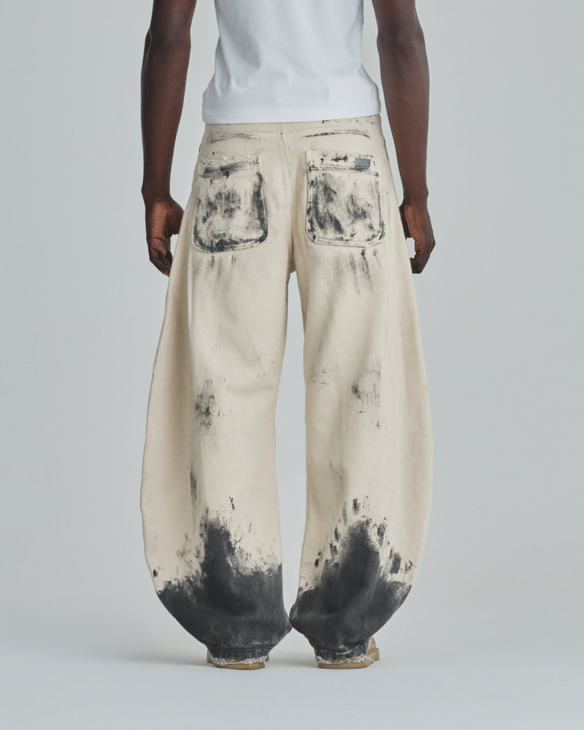 Revelation Basic Barrel Jean Mud Bone