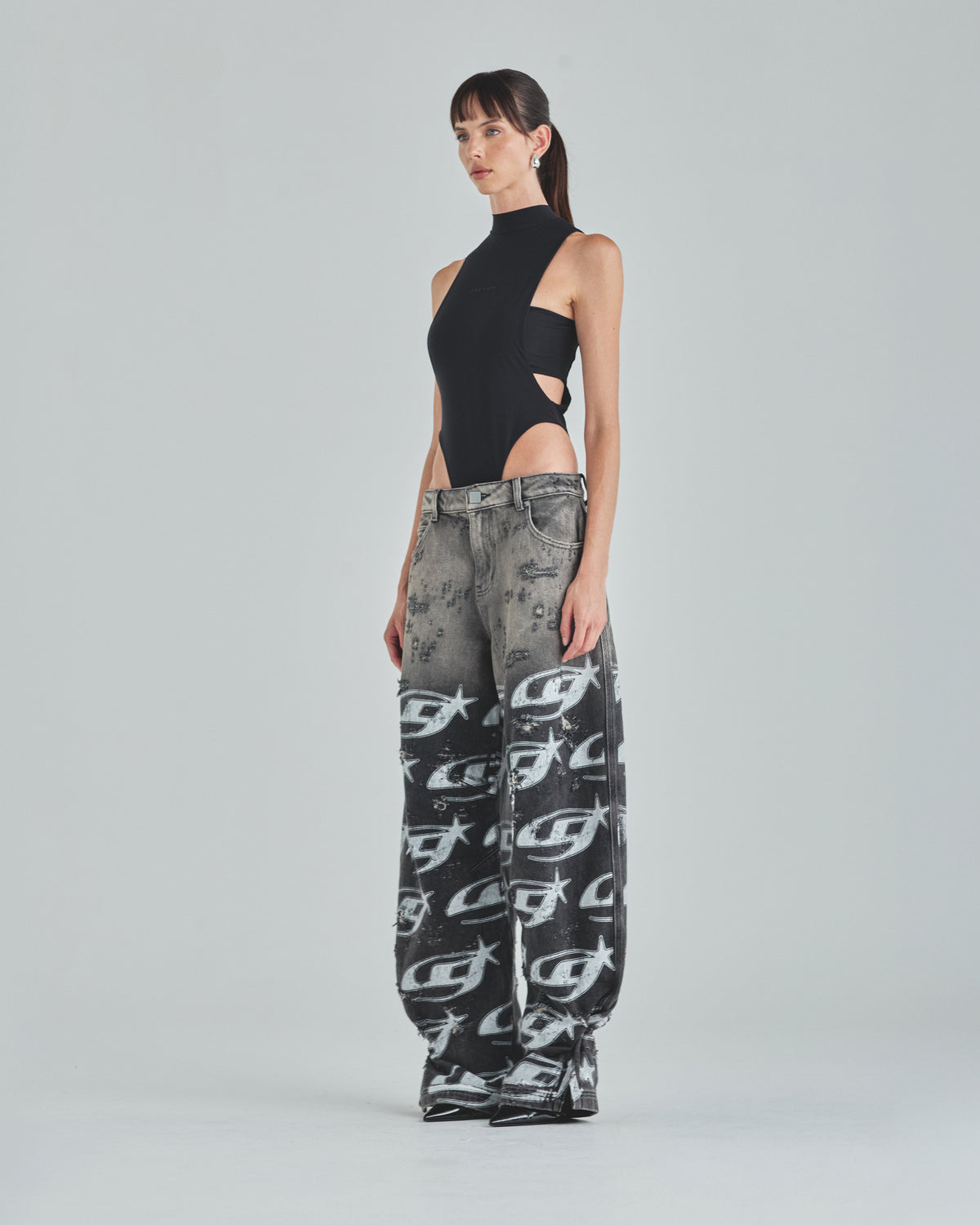 Act 1 Undergold Studio Paneled Body Black