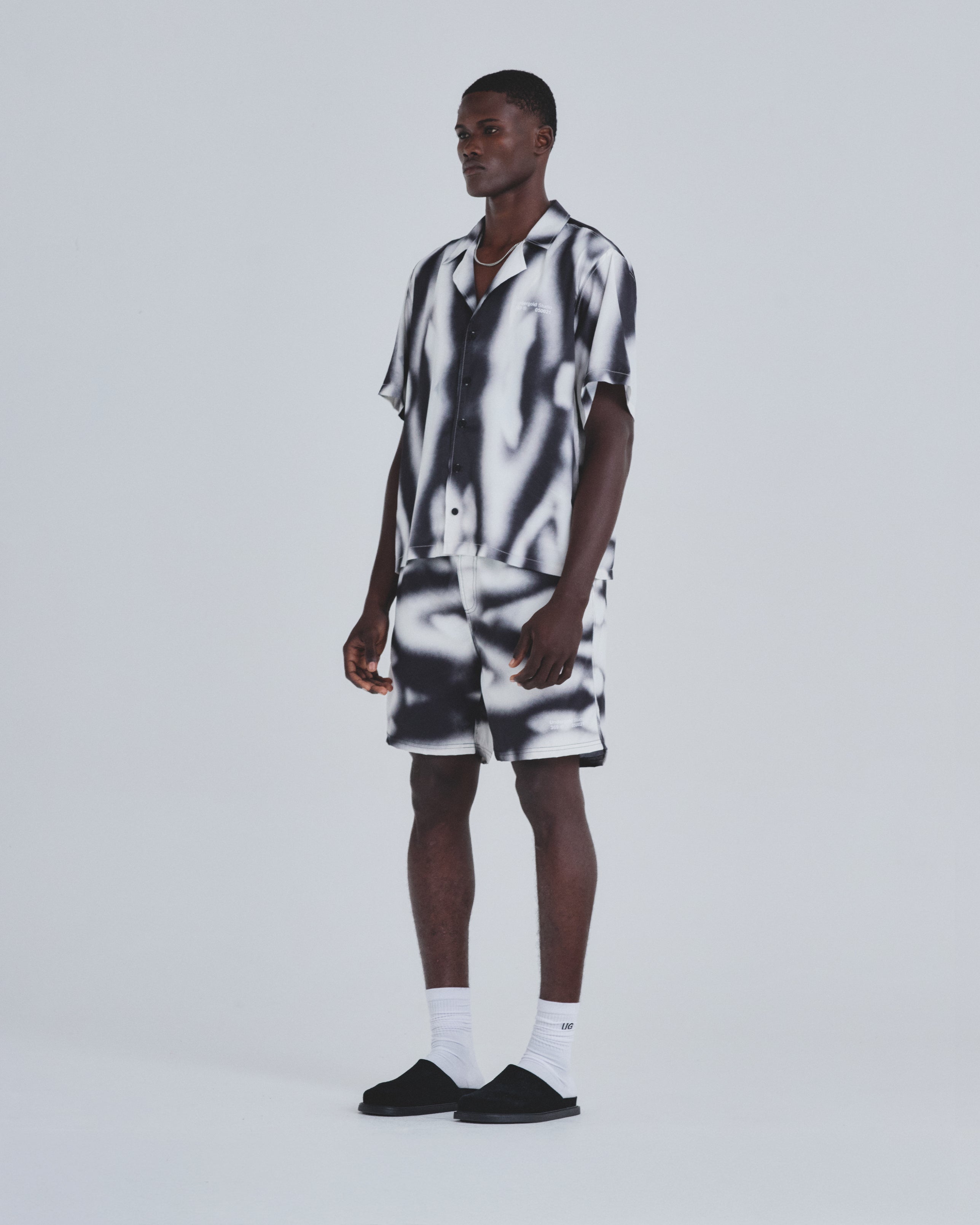 Basics Undergold Studio Silk Shirt Blur Pattern